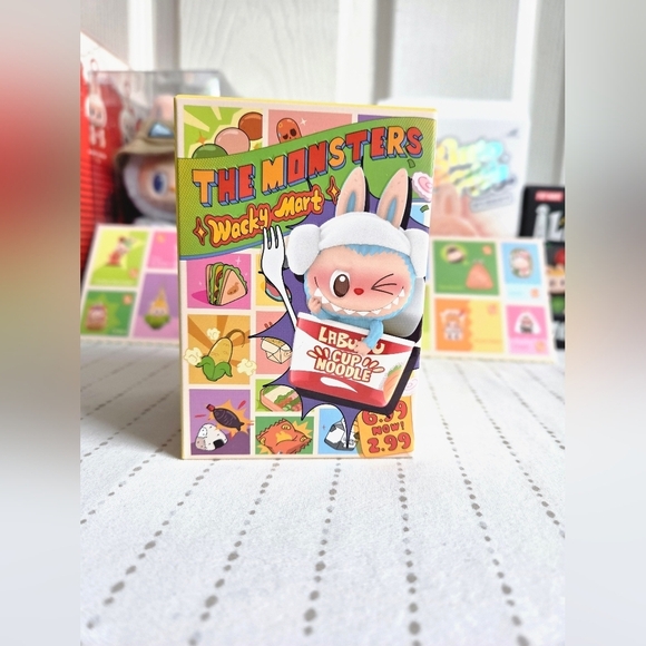 POP MART Accessories - Pop Mart Wacky Mart Sandwich Figure – Confirmed Pull, BNIB